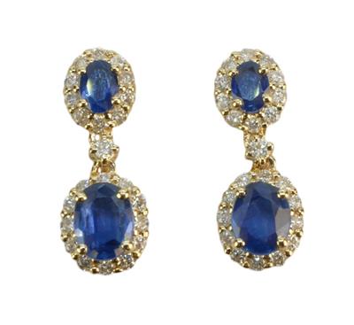 Zlaté náušnice s diamanty a safíry