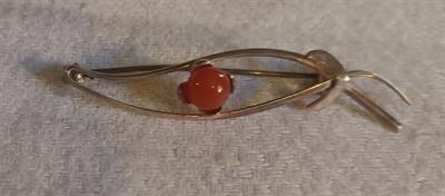 Něžná secesní brož - stříbro