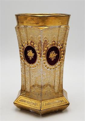 Pohárek silně zlacený, styl biedermeier