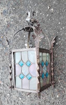 Kovana lucerna s vytra