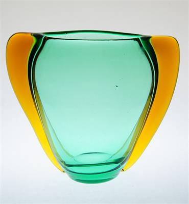 Krásně barevná hutní váza s nálepy - František ZEMEK 1957