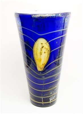 Velká váza z kobaltově modrého skla Jiří ŠUHÁJEK Nový Bor