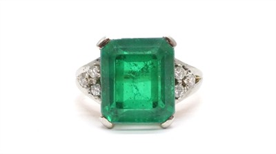 Zlatý prsten s diamanty a dubletou