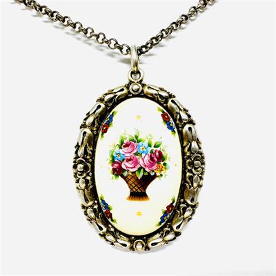 Velký stříbrný prvorepublikový závěs se smaltem