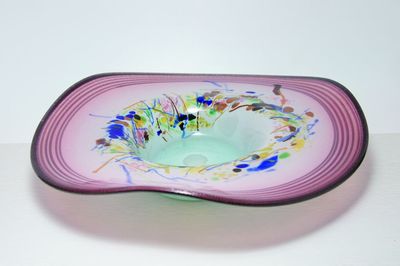 Secesní mísa z ametystového skla se zataveným dekorem