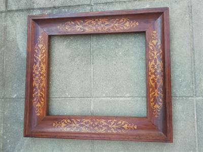 Intarzovaný rám