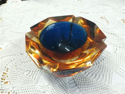 Miska z těžkého přejímaného skla