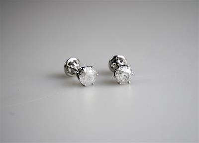 Zlaté náušnice s diamanty