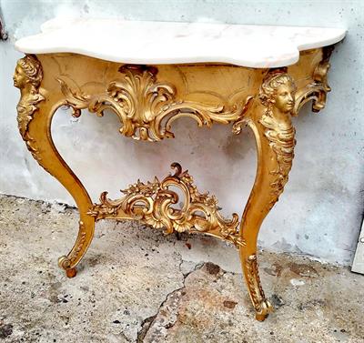 Zlacený konzolový stolek