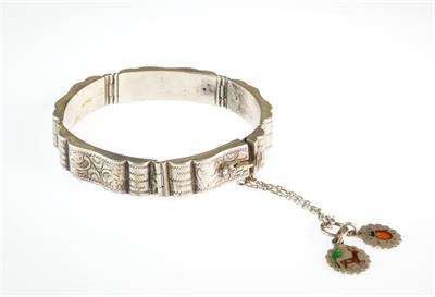 Stříbrný náramek