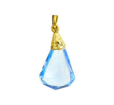 Zlatý závěs se spinelem