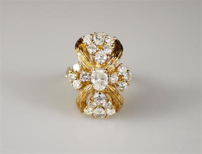 Zlatý prsten s diamanty