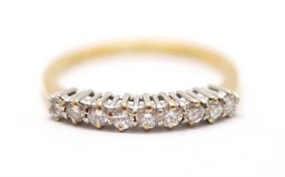 Zlatý prsten s diamanty