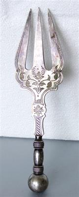 Trojzubec postříbřený dekorativní