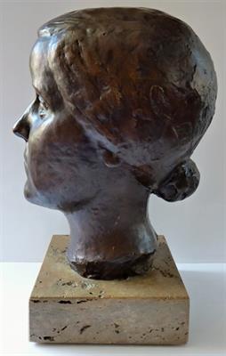 Heinrich Holthaus - Bysta dívky