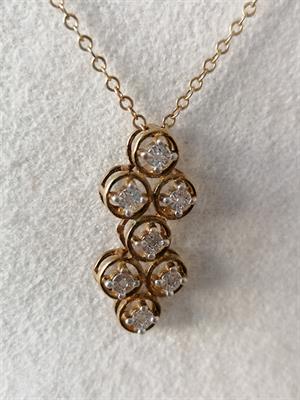 Stříbrný náhrdelník s přívěskem s diamantíky