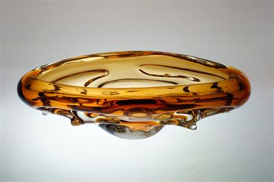 Hutní mísa - masivní ambrové sklo Jan BERÁNEK, Škrdlovice