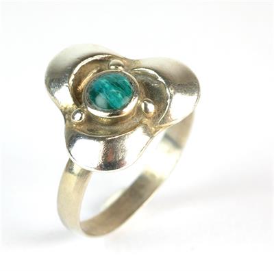 Stříbrný prsten s malachitem