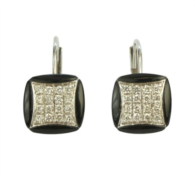Zlaté náušnice s diamanty a onyxy