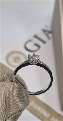 Zásnubný prsteň 0.38ct GIA