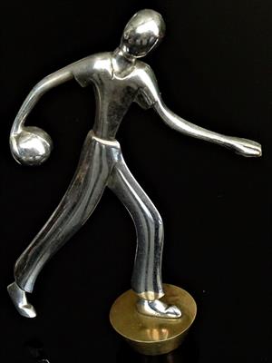 Bowlingový hráč, plastika Art-Déco
