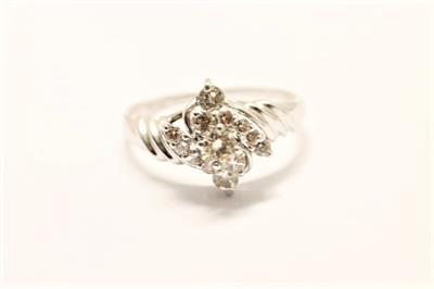 Zlatý prsten s diamanty