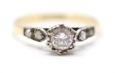 Zlatý prsten s diamanty