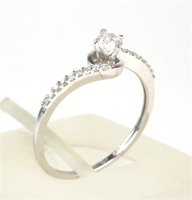 Zlatý prsten s brilianty