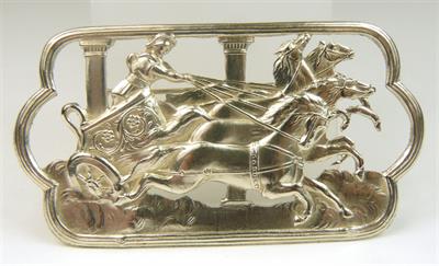 Brož s antickým čtyřspřežím