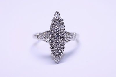 Zlatý prsten s diamanty