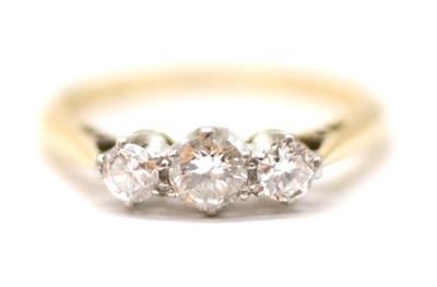 Zlatý prsten s diamanty