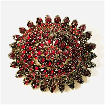 Starožitná brož s českými granáty