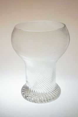 Váza kalichovitého - sklárna Chlum u Třeboně, J. GABRHEL