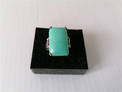 Stříbrný prsten s tyrkysovým kamenem