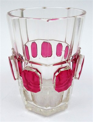 Sklenice s růžovými medailony
