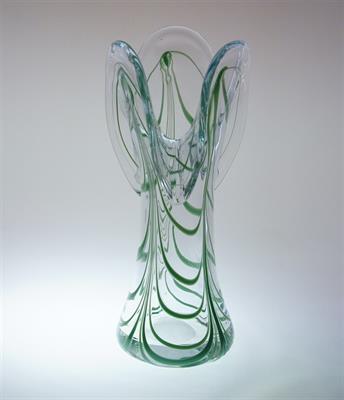 Secesní váza čiré hutní sklo s barevným žíhaným dekorem