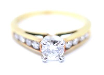 Zlatý prsten s diamanty