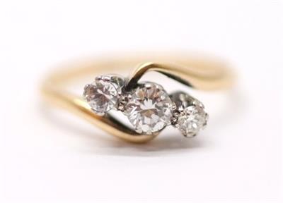 Zlatý prsten s diamanty