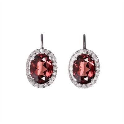 Granátové náušnice z bílého zlata a diamanty 0,24 ct