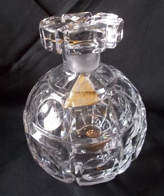 Karafa, tvar ananas, značeno K, olovnatý křišťál, art deco