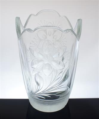 ART - DECO velká bohatě broušená váza s květinovým dekorem