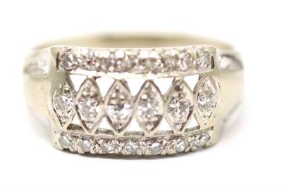 Zlatý prsten s diamanty