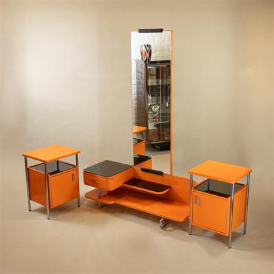 Dámská toaletka - noční stolky funkcionalismus