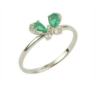 Zlatý prsten se smaragdy a diamanty