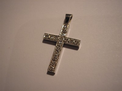 Zlatý křížek s brilianty