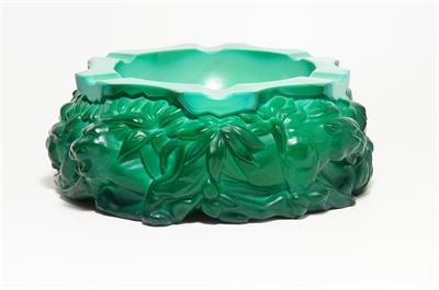 "TYGŘI" popelník z malachitového skla Curt Schlevogt INGRID