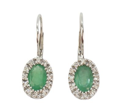 Zlaté náušnice s brilianty a smaragdy