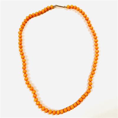 Korálový náhrdelník se zlatým zapínáním