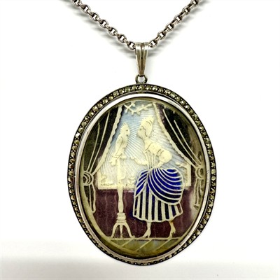 Stříbrný náhrdelník s velkým závěsem - rokokový motiv