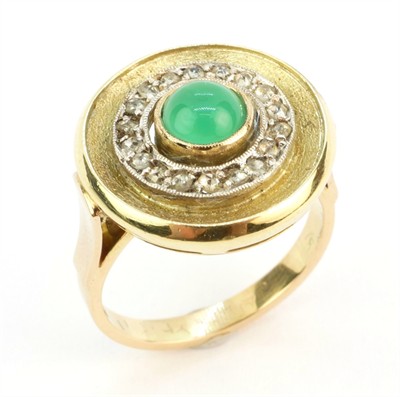 Zlatý prsten se smaragdem a diamanty